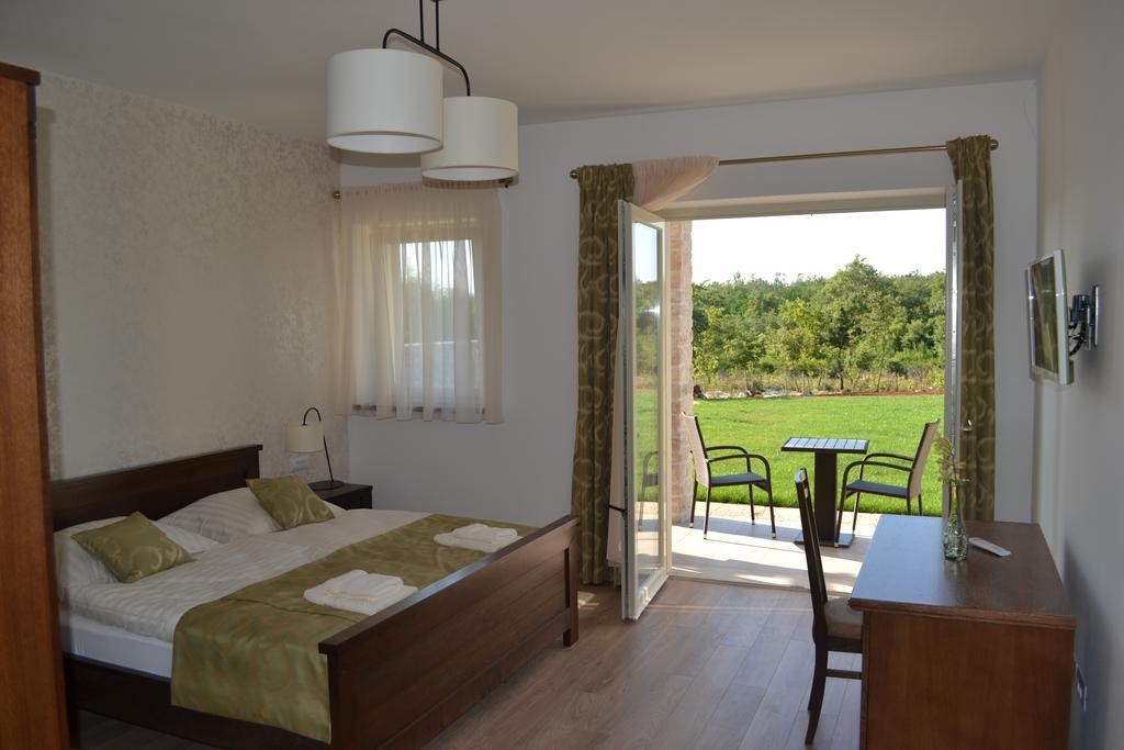 Bed & Breakfast Daniela Veleniki Exterior photo