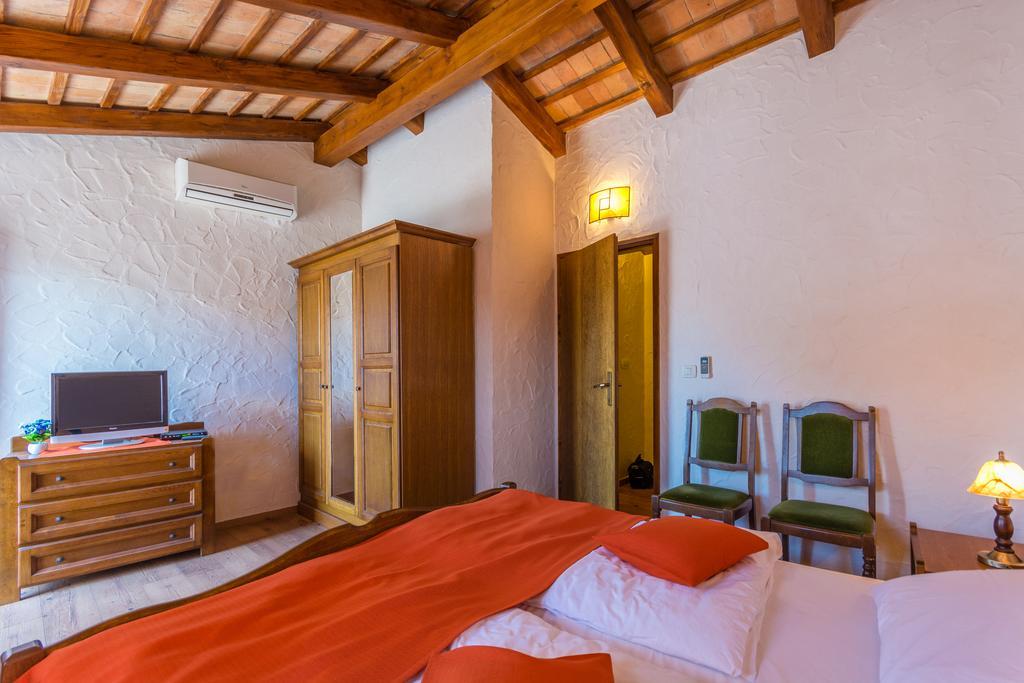 Bed & Breakfast Daniela Veleniki Exterior photo