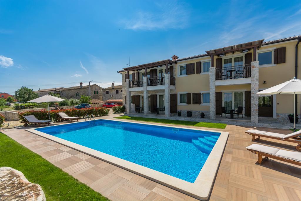 Bed & Breakfast Daniela Veleniki Exterior photo