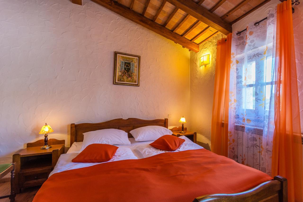 Bed & Breakfast Daniela Veleniki Exterior photo