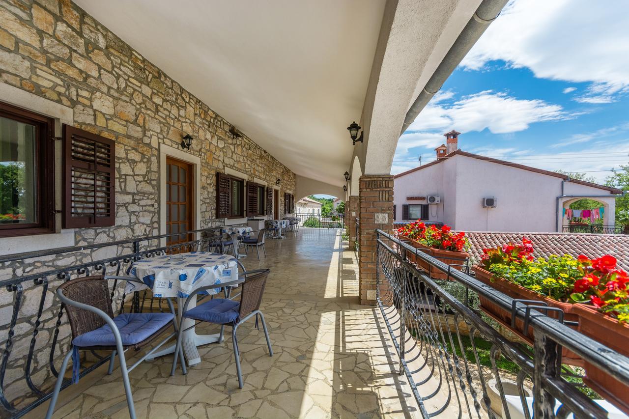 Bed & Breakfast Daniela Veleniki Exterior photo