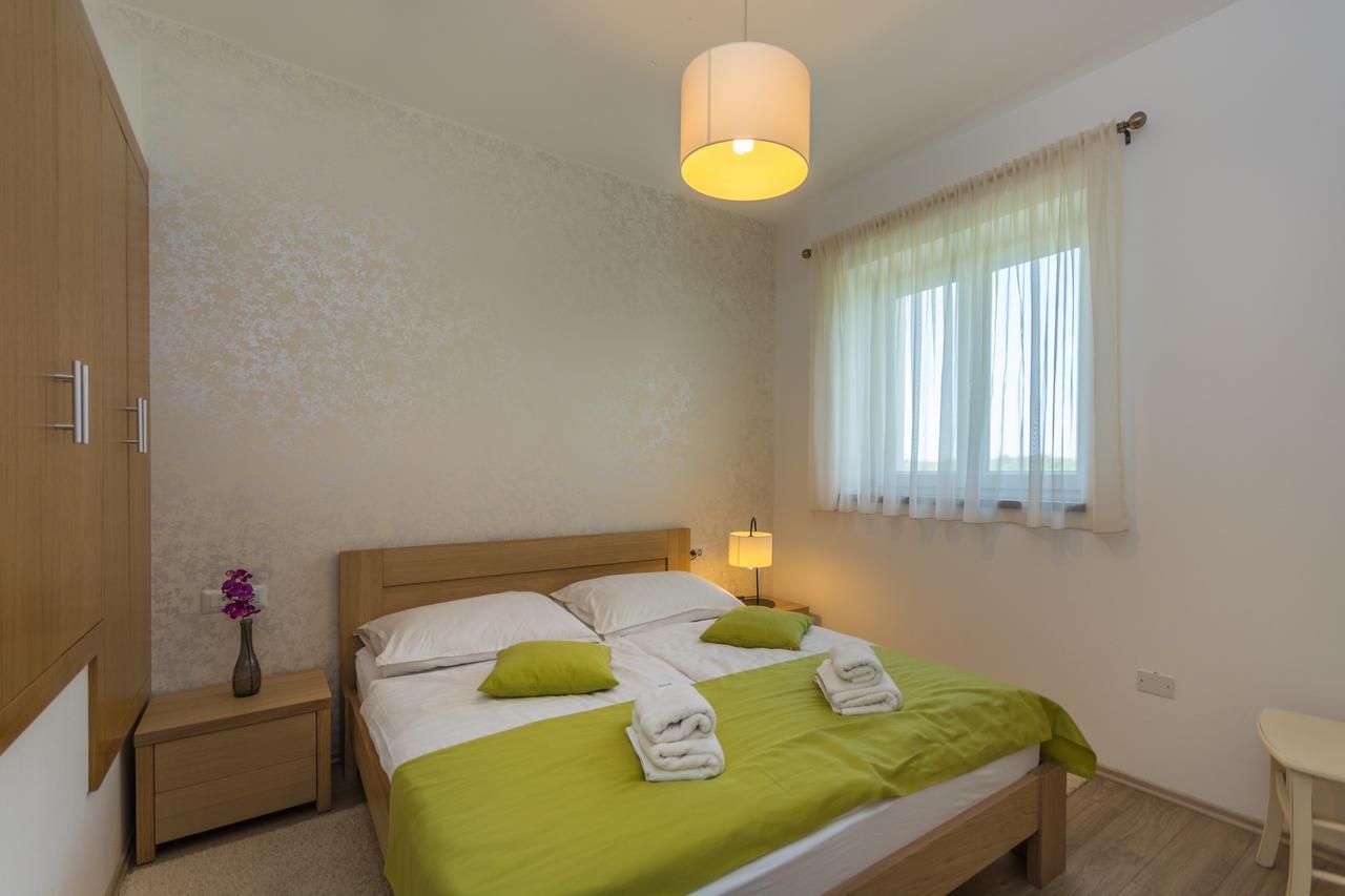 Bed & Breakfast Daniela Veleniki Exterior photo
